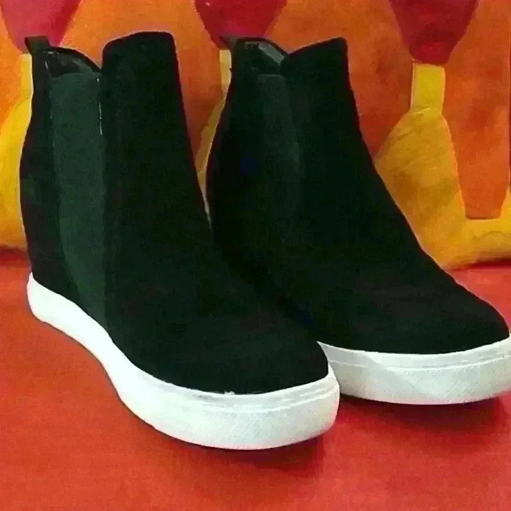 Steve Madden black heeled sneaker sz 9 1/2